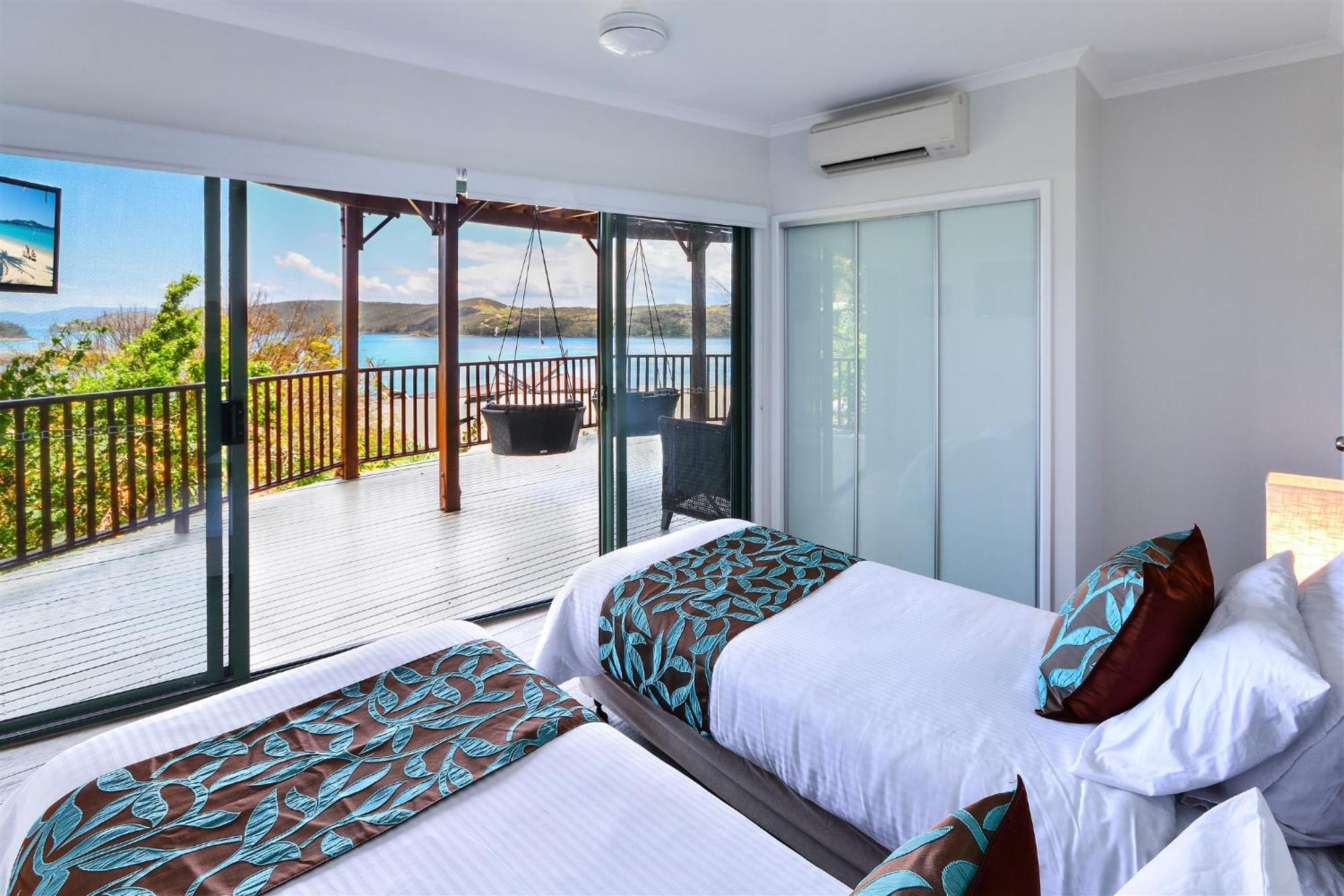Casuarina Cove Apartments Гамільтон Номер фото